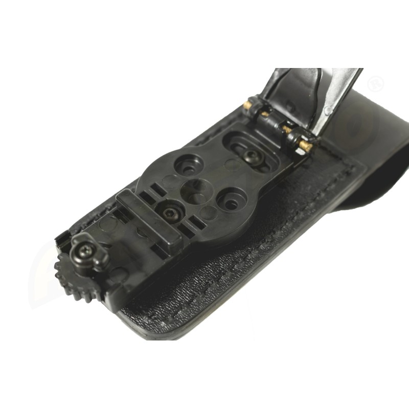 PORT INCARCATOR INCHIS DIN KYDEX CU SISTEM DE PRINDERE DE TIP MOLLE PENTRU BERETTA PX4