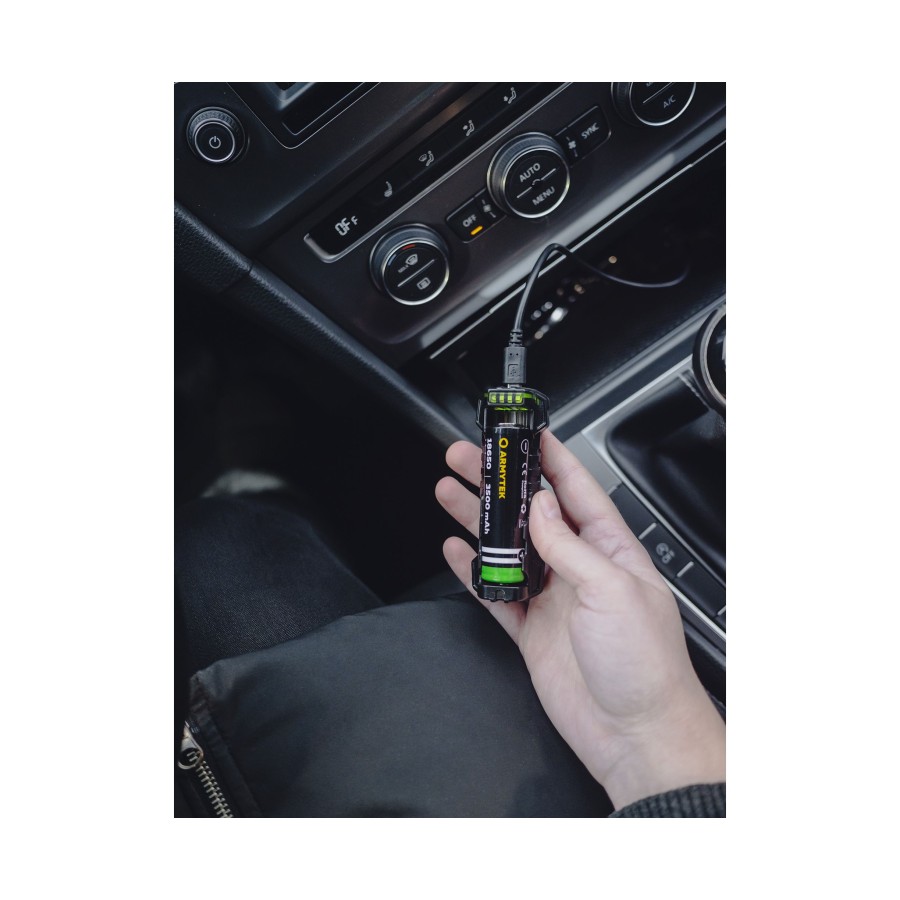 ARMYTEK ALIMENTATOR PORTABIL PENTRU ACUMULATORI - MODEL HANDY C1 PRO